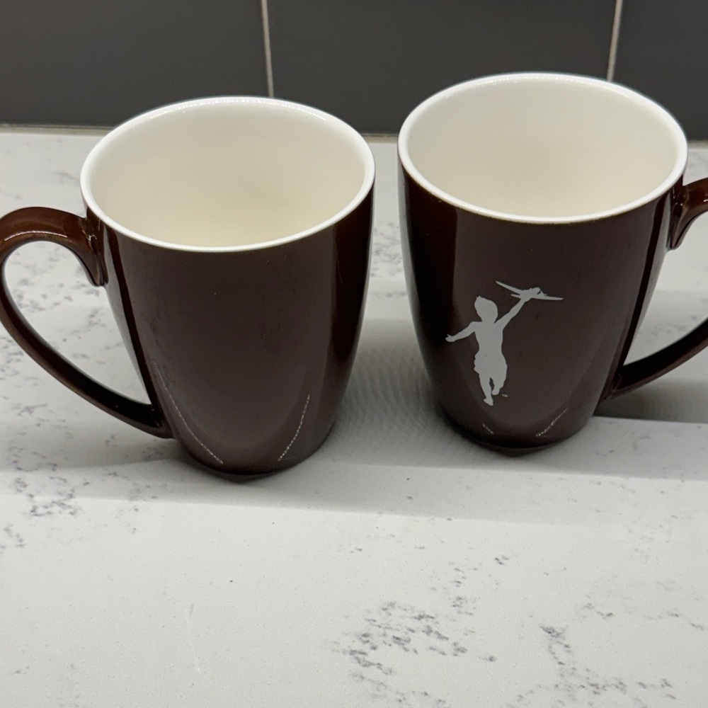 Chic Brown Mugs with Artistic Silhouette - Picture 4 of 6
